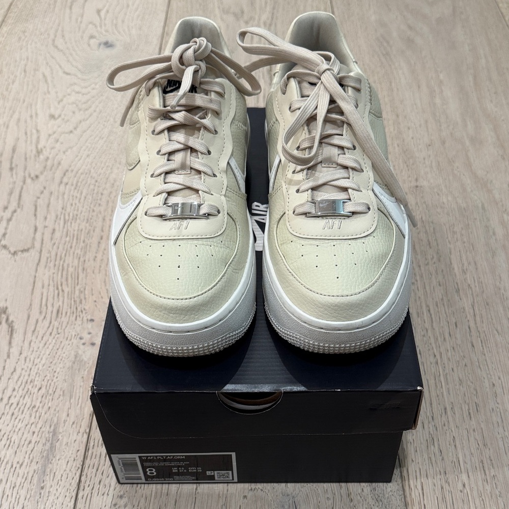 Nike Women’s AF1 Platform in Fossil Sail / Summit White Size 8
